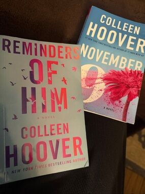 Set of 2 Colleen Hoover Paperback Novels (EUC!)
